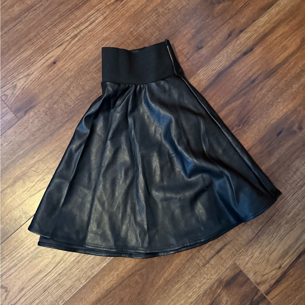 Rococo Women’s Size XS Pleather Mini Skirt